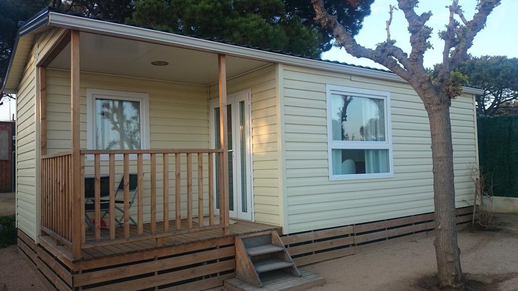 Camping El Pinar Platja Santa Susanna Exterior foto